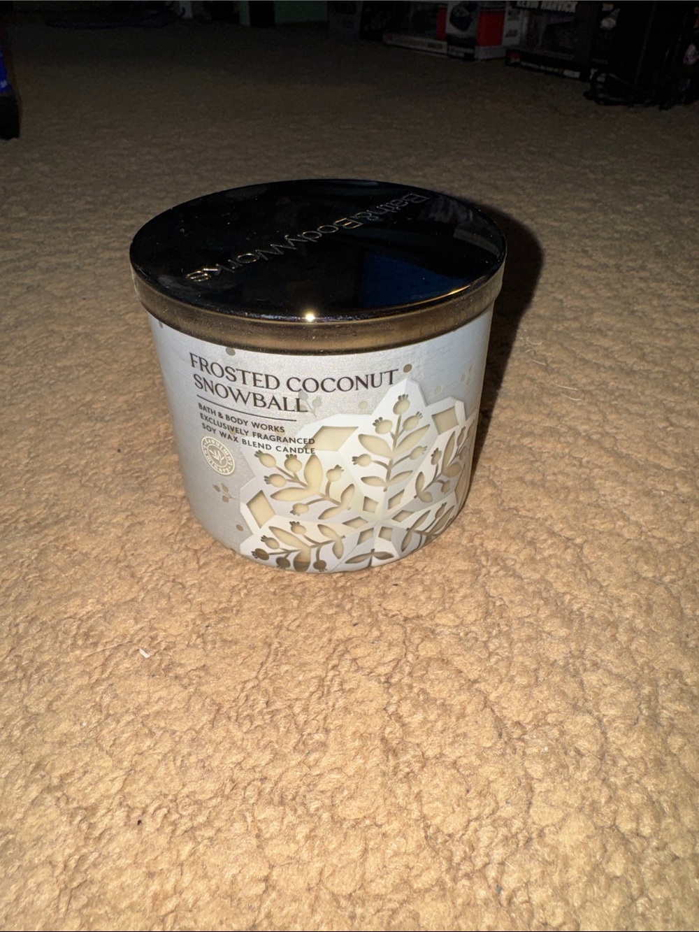 Bath & Body Works Frosted Coconut Snowball 3 Wick Candle